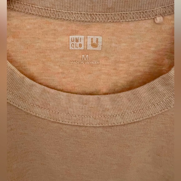 Uniqlo Basic tee - Picture 2 of 2